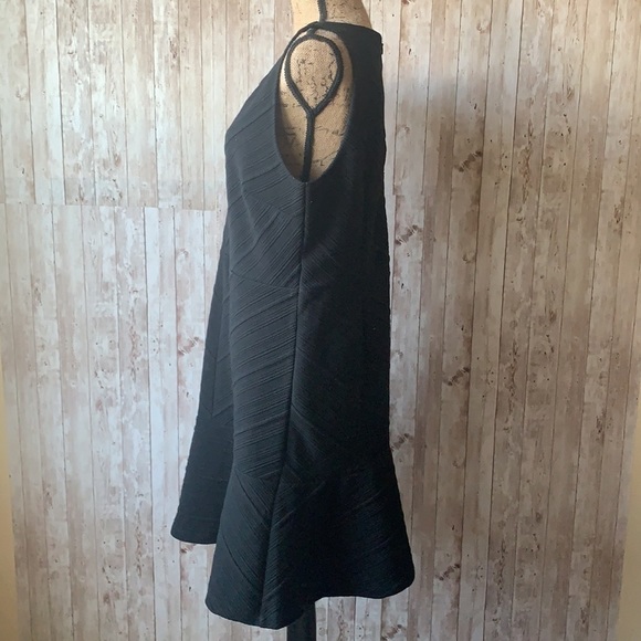 LOFT Black Textured Sleeveless Dress - Picture 3 of 7